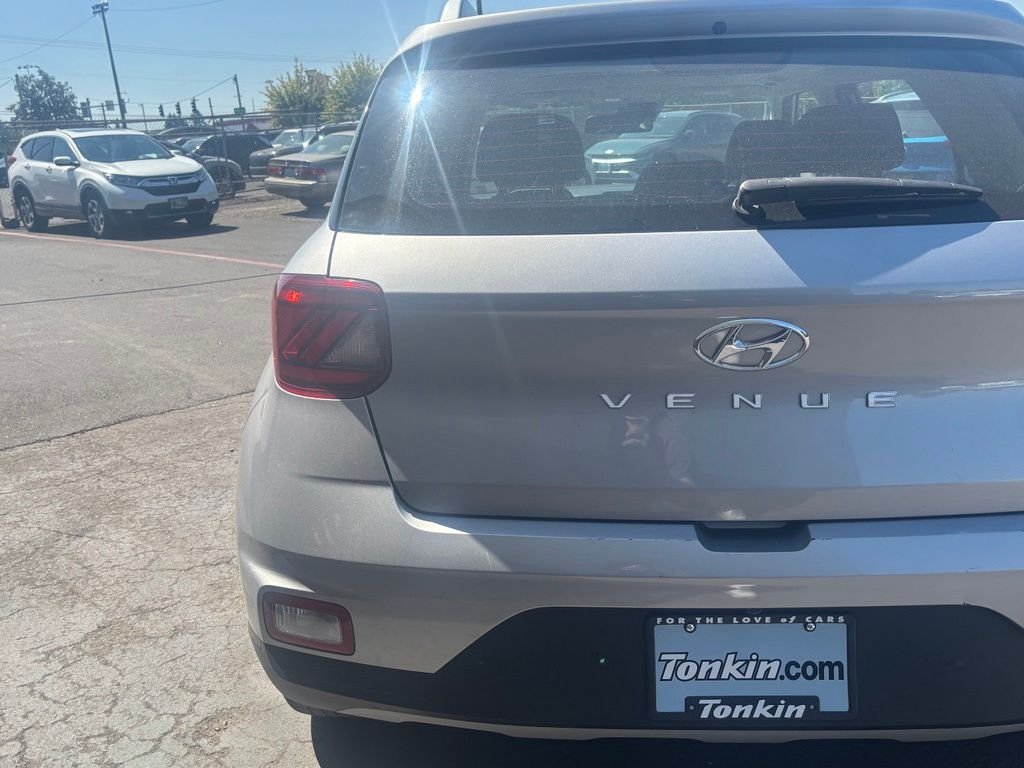 Used 2025 Shimmering Silver Hyundai SEL image 8