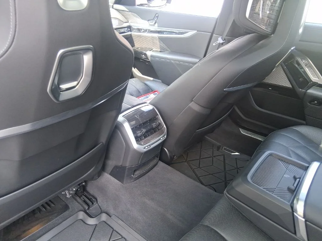 Used 2023 Gray BMW 760i xDrive image 17