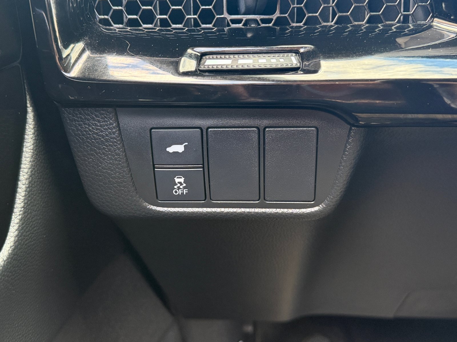 Certified Used 2024 Gray Honda EX-L image 17