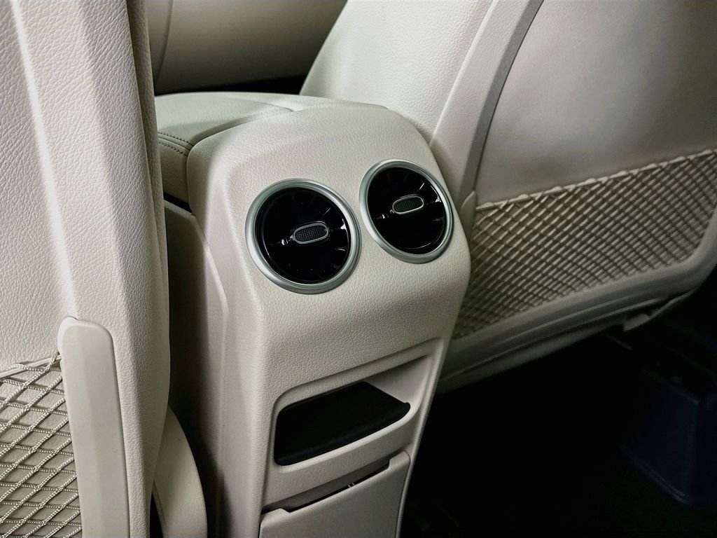 New 2026 Polar White Mercedes-Benz GLA 250 image 25