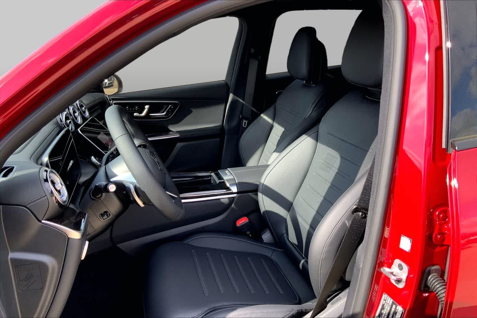 New 2026 MANUFAKTUR Patagonia Red Metallic Mercedes-Benz GLC 300 image 9