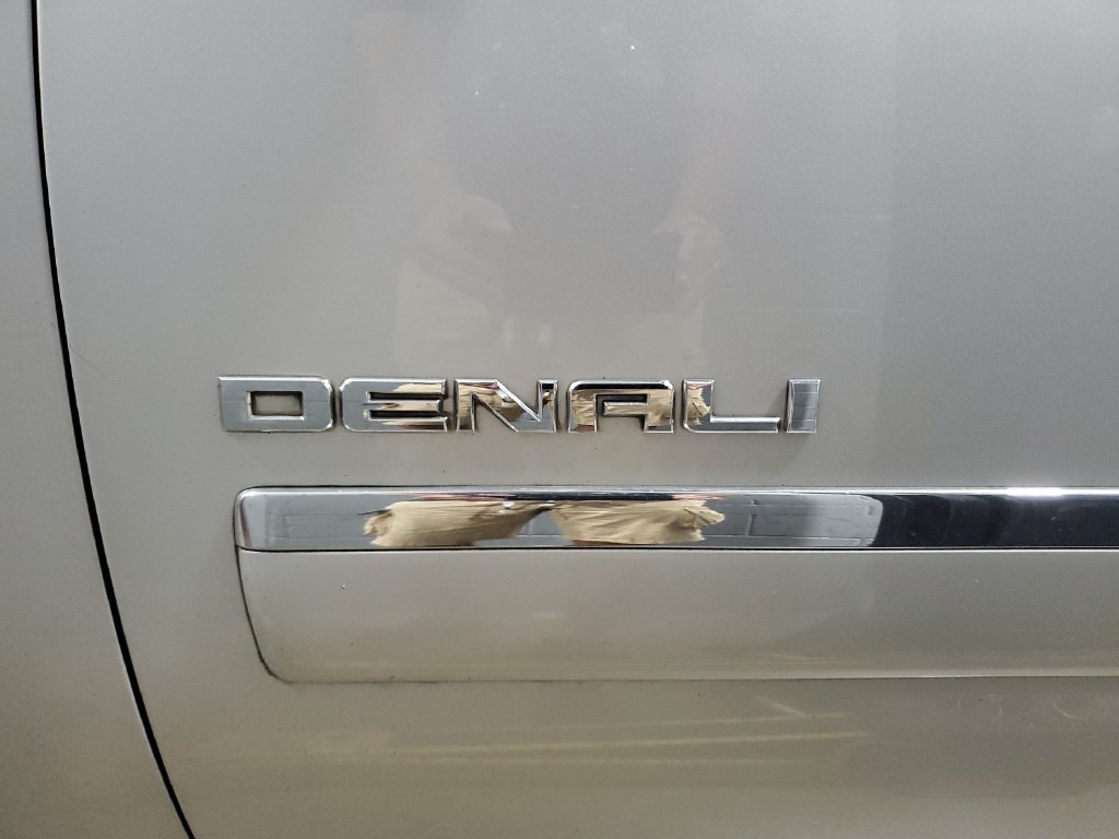 Used 2014 Silver GMC Denali image 5