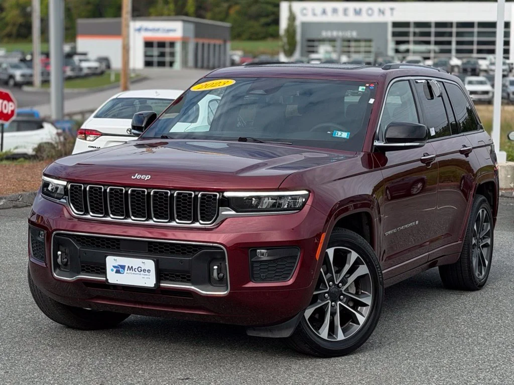 Used 2023 Red Jeep Overland image 1