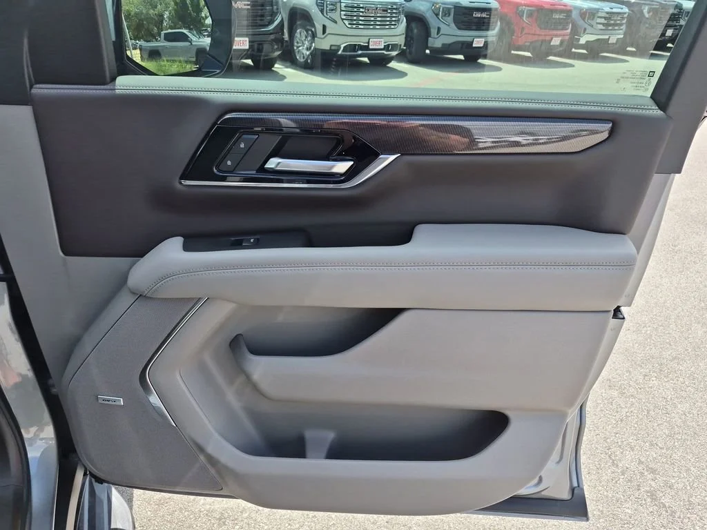New 2026 Sterling Metallic GMC Elevation image 35