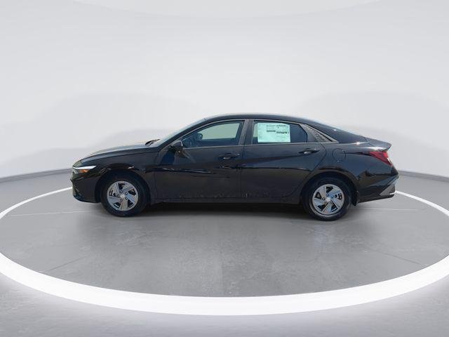 New 2026 Black Hyundai SE image 5