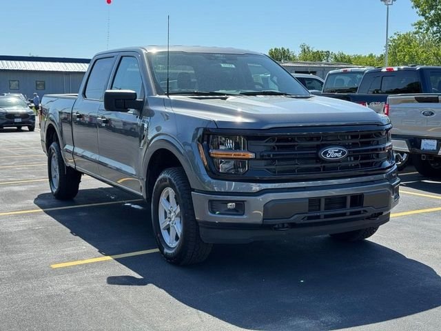New 2026 Carbonized Gray Metallic Ford XLT image 2
