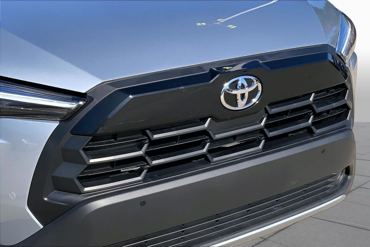 Used 2026 Sonic Silver Toyota XLE image 31