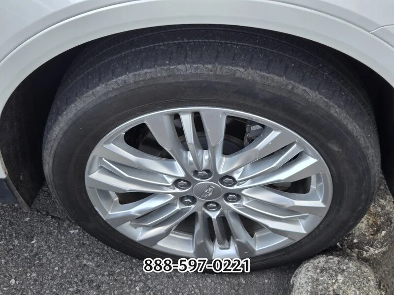 Used 2017 Crystal White CADILLAC PREMIUM LUXURY image 7