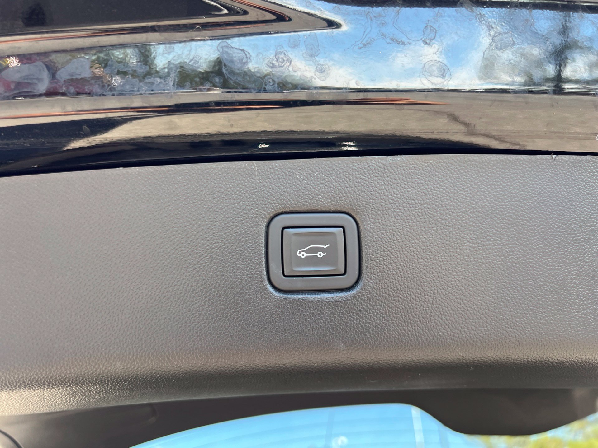 Used 2022 Black Chevrolet RS image 16
