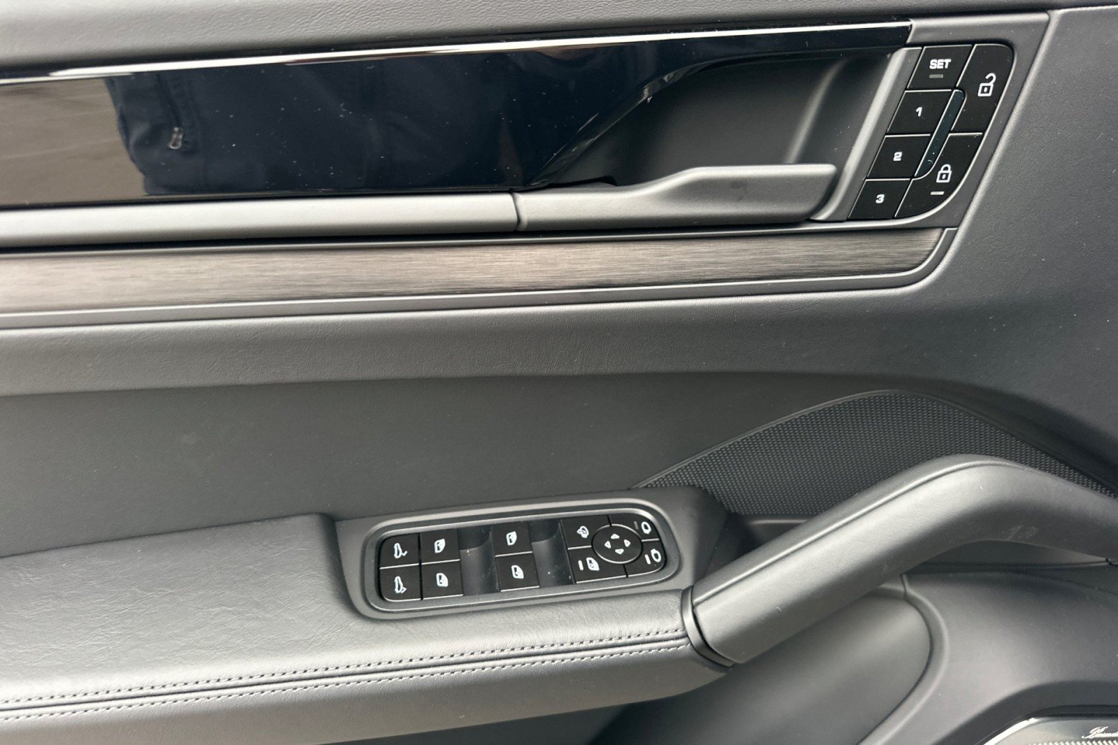 2026 Porsche Cayenne GTS - Photo 12