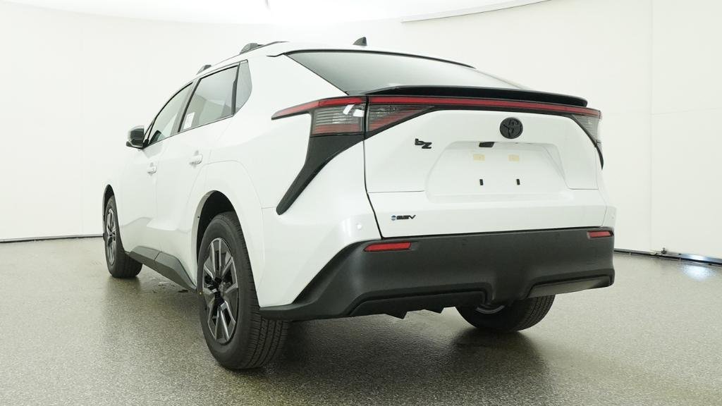 New 2026 Wind Chill Pearl Toyota XLE image 4