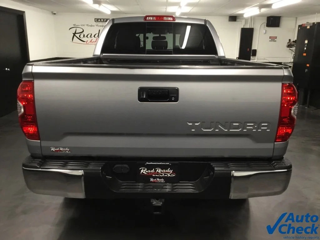 Used 2017 Silver Toyota SR5 image 9