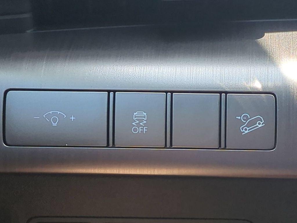 New 2027 Gray Hyundai SE FWD image 26