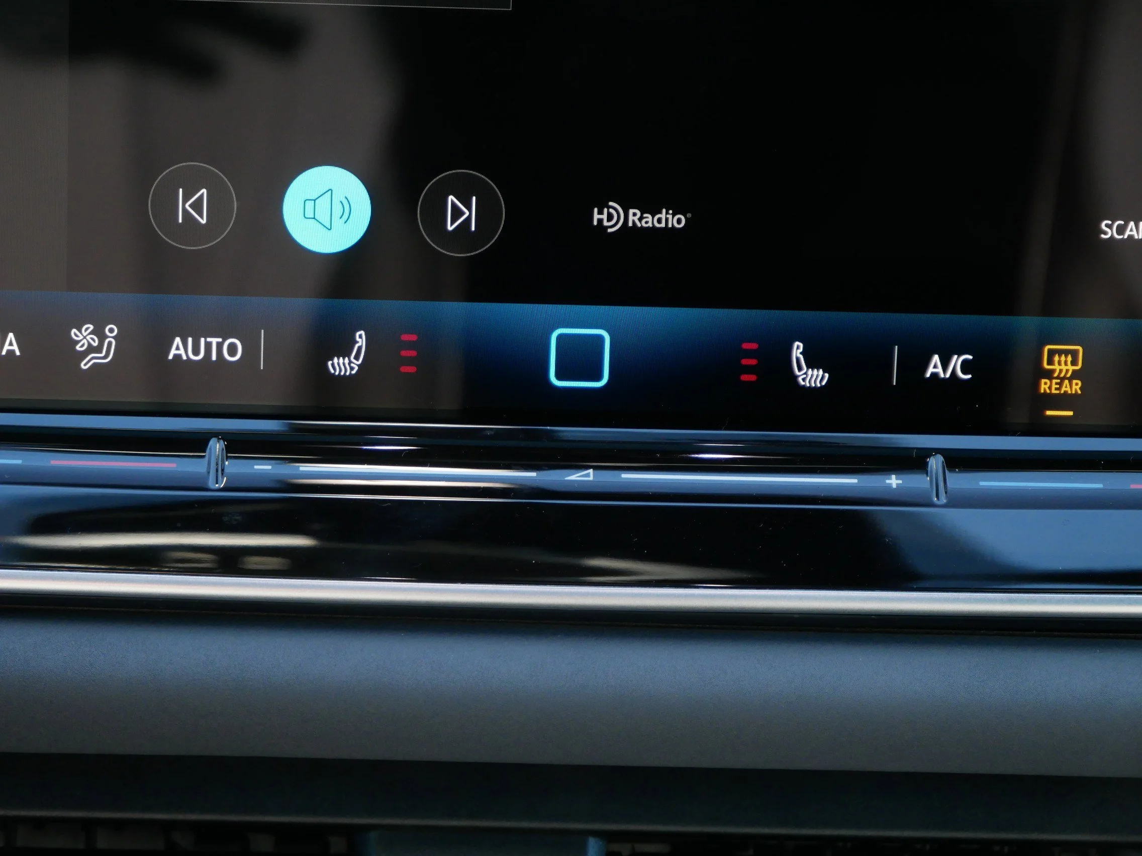 2026 Volkswagen Tiguan SE R-LINE BLACK - Photo 10