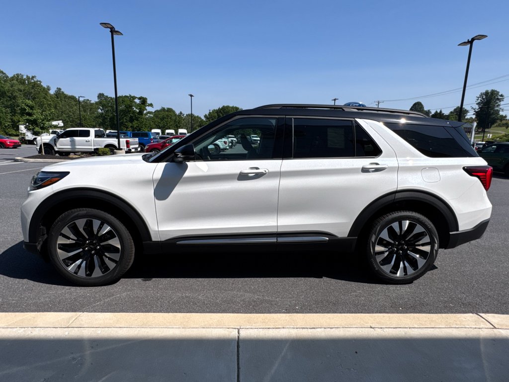 New 2026 Star White Metallic Tri-Coat Ford Platinum image 12