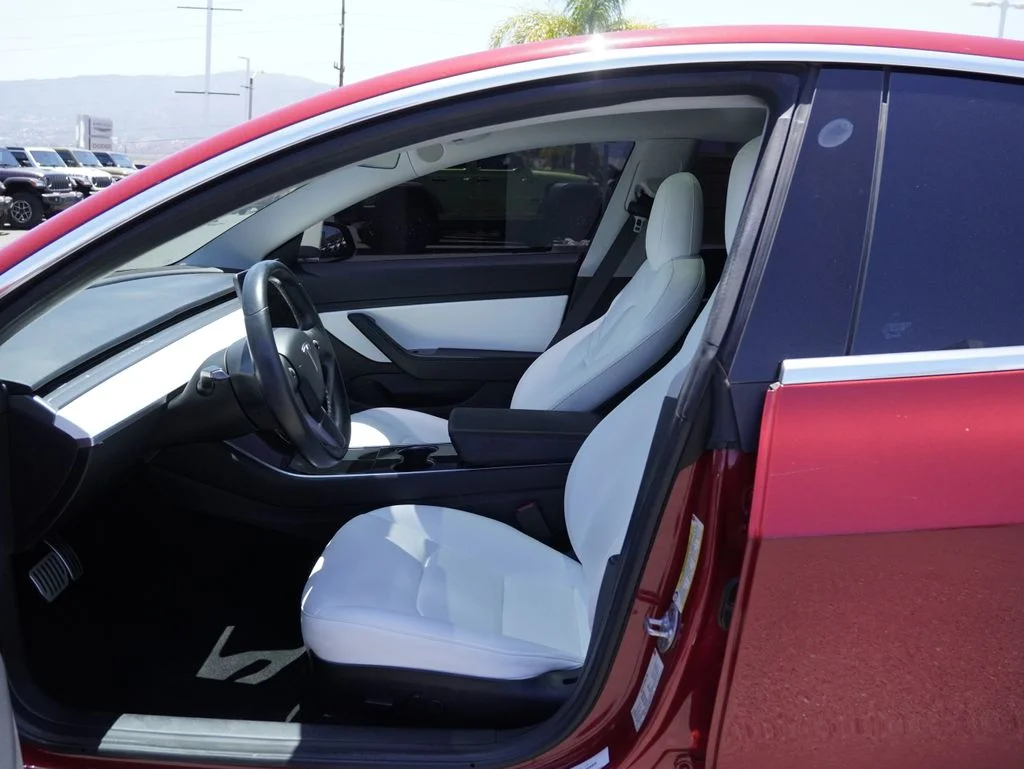 Used 2018 Red Tesla Long Range image 16