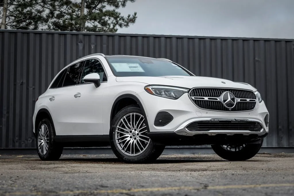 New 2026 Polar White Mercedes-Benz GLC 300 image 34