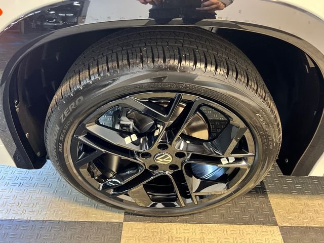 New 2026 White Volkswagen 2.0T SE R-Line Black image 8