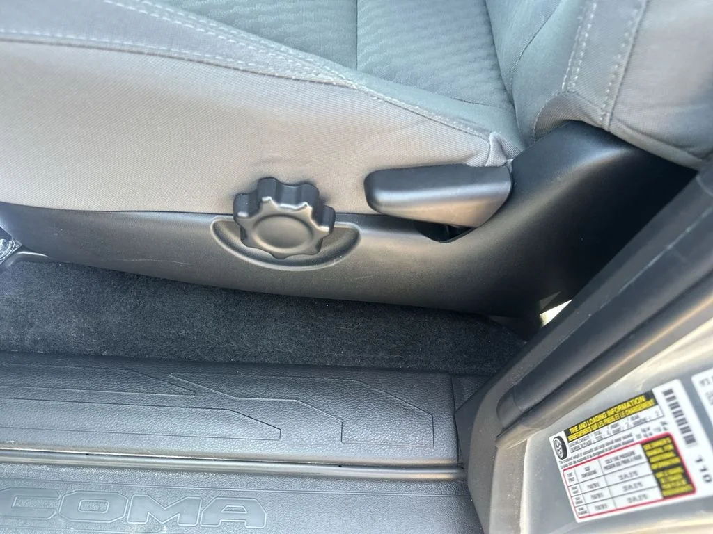Used 2022 Silver Toyota SR image 18