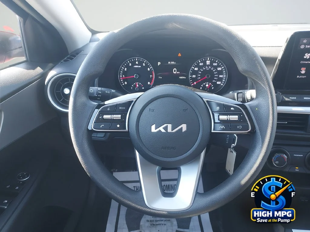 Used 2023 Red Kia LXS image 20