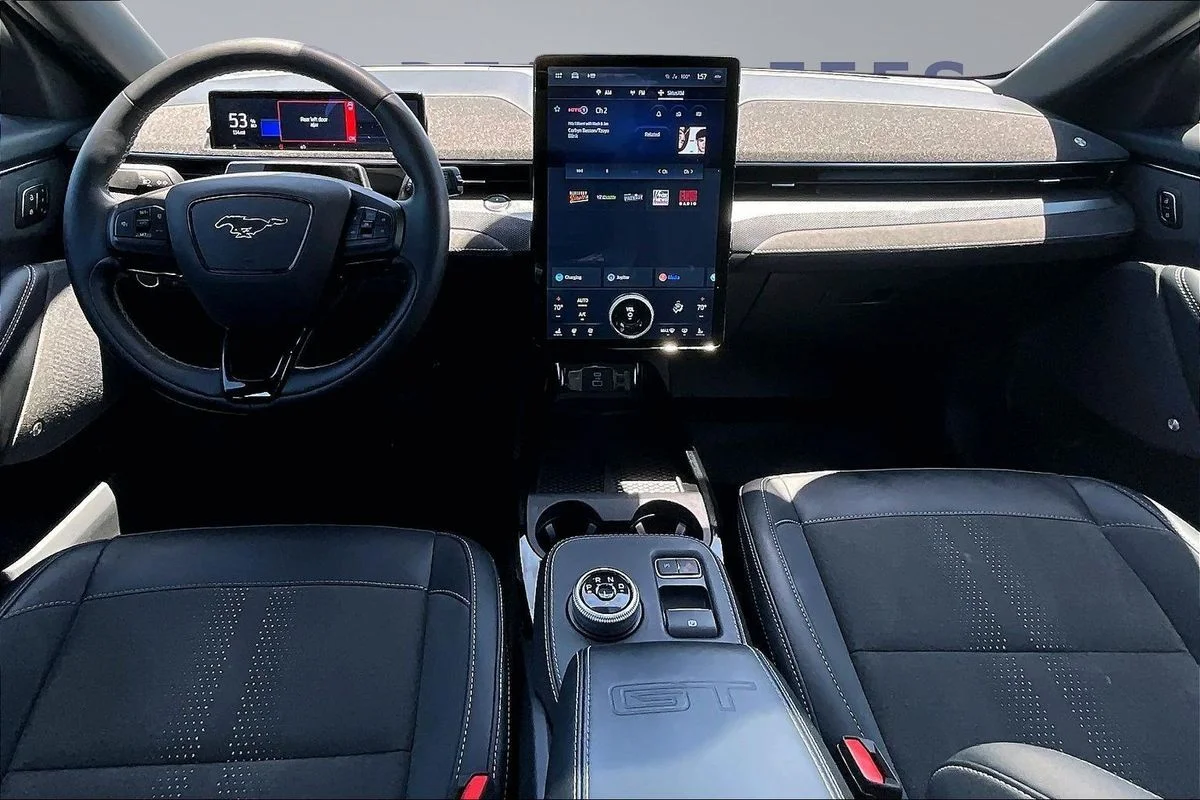 Used 2023  Ford GT image 7