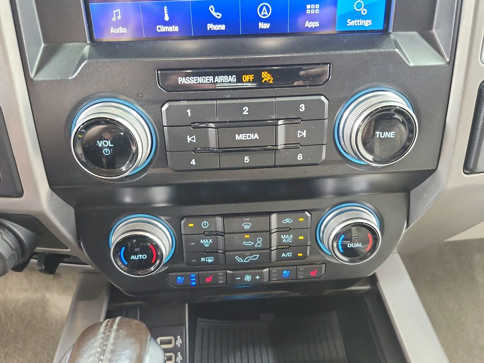 Used 2020 Black Ford Limited image 35
