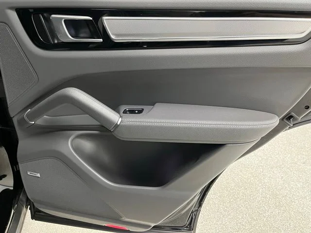 2022 Porsche Cayenne Platinum Edition - Photo 45