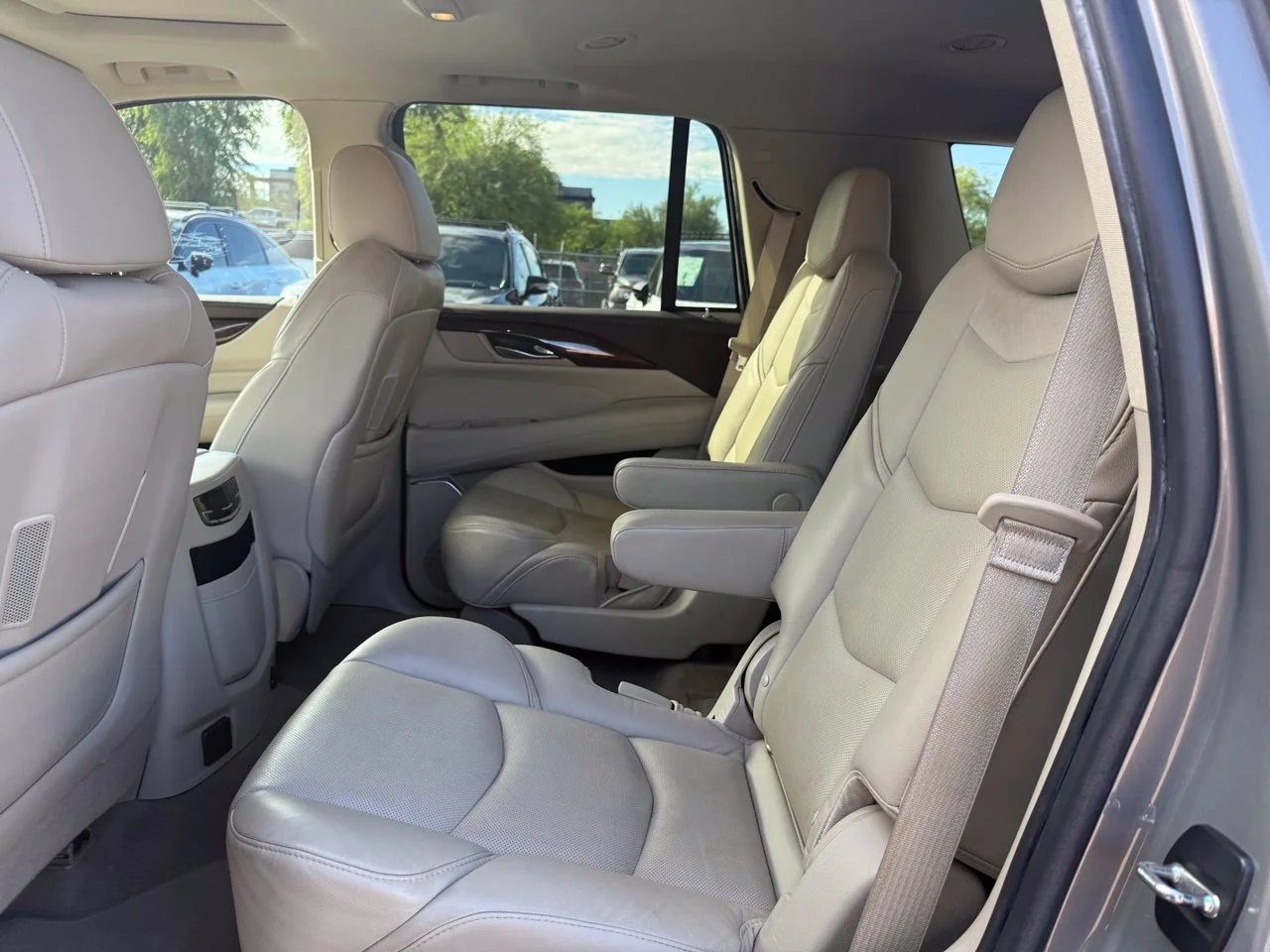 Used 2017 Bronze Dune Cadillac Luxury image 9