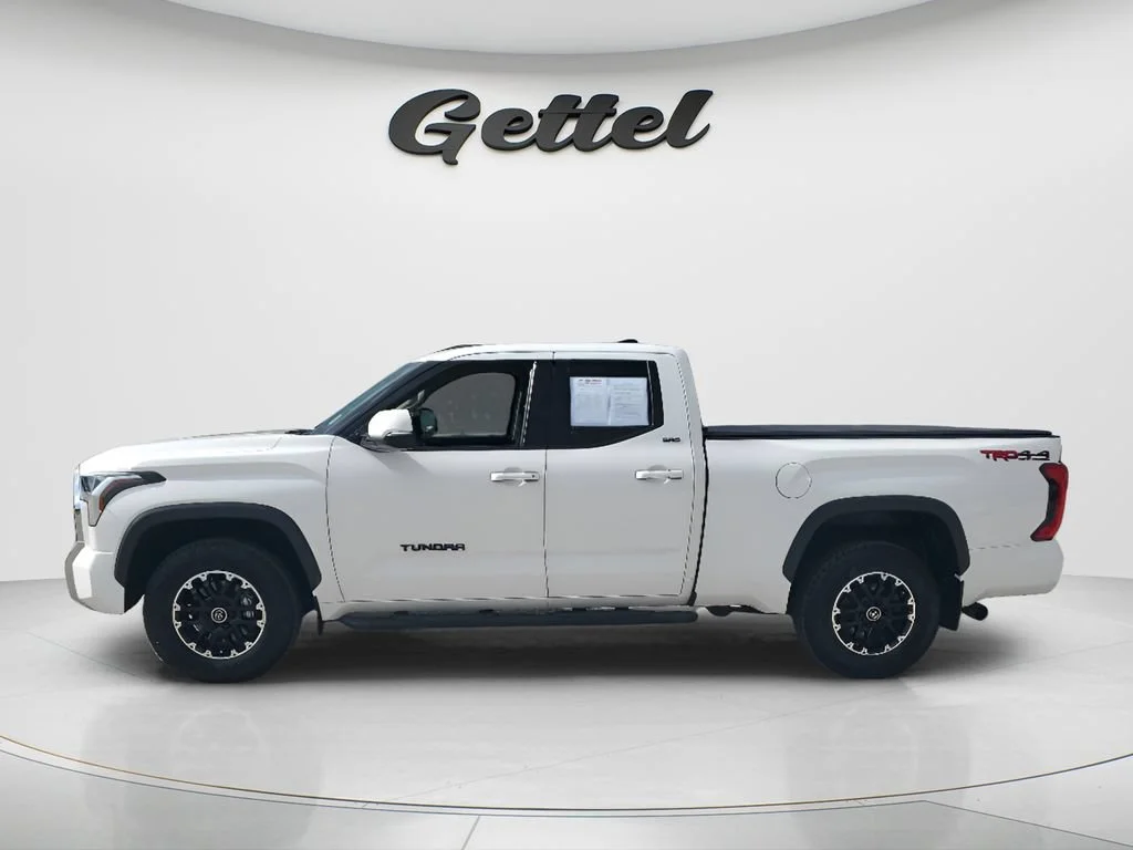 Used 2022 White Toyota SR5 image 8