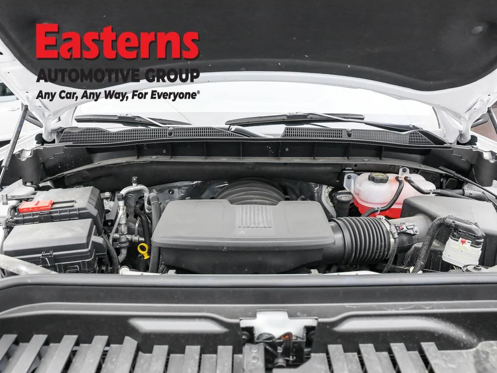 Used 2025 White GMC Elevation image 7