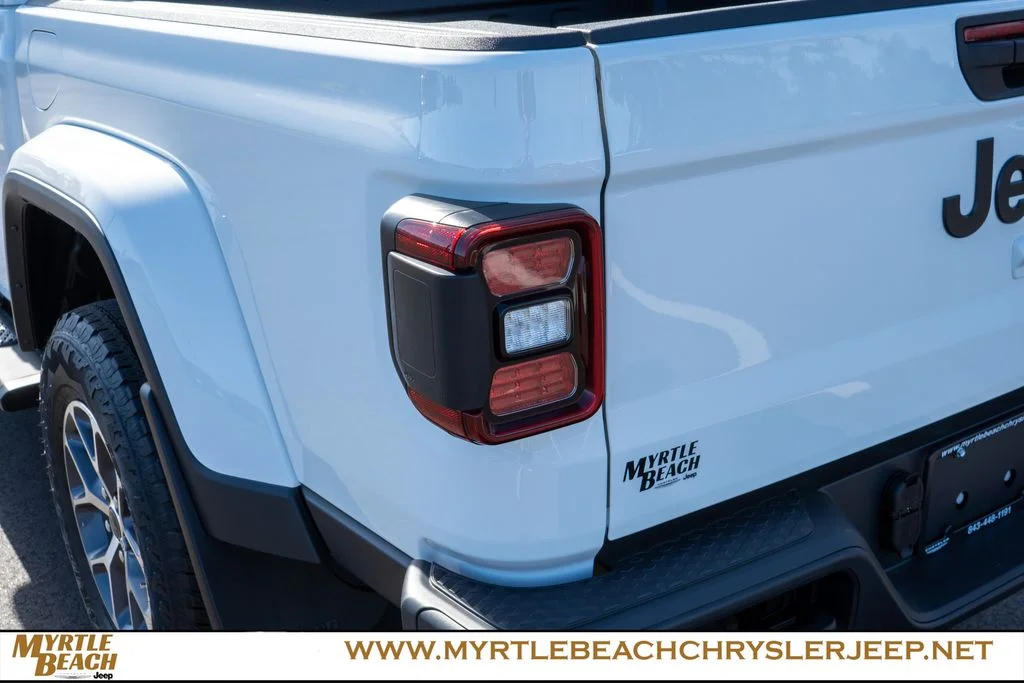 New 2026 Bright White Clear-Coat Exterior Paint Jeep Sport S image 11