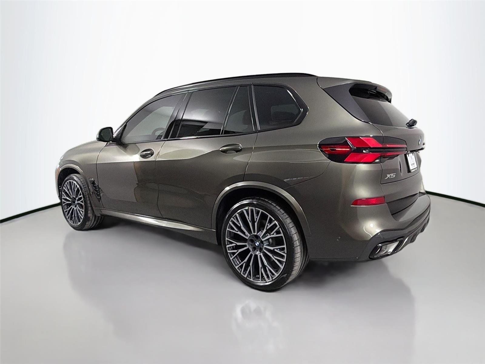 New 2026 Manhattan Green Metallic BMW xDrive40i image 7