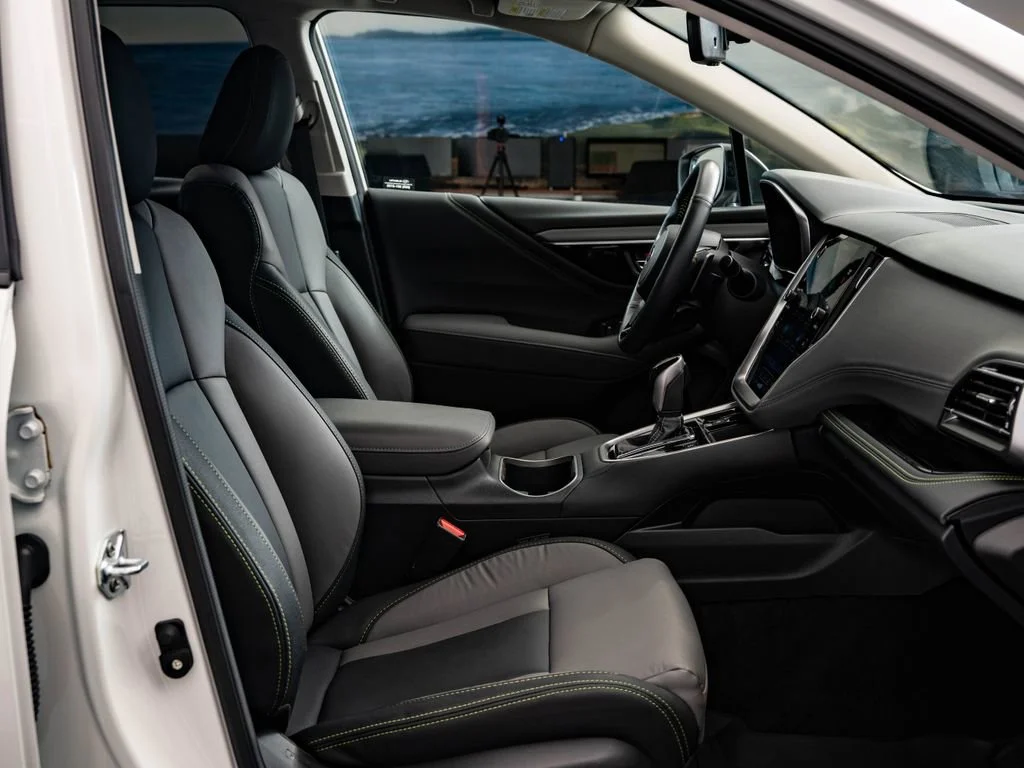 Used 2025 Crystal White Pearl Subaru Onyx Edition XT image 25