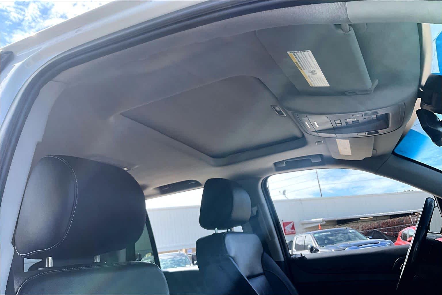 Used 2018 Summit White Chevrolet Premier image 14