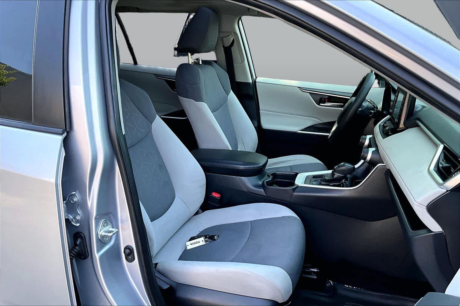 Used 2020 Silver Sky Metallic Toyota XLE image 9