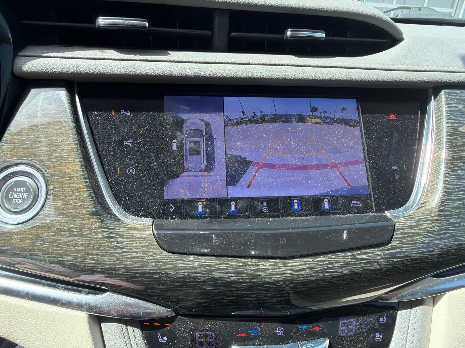 Used 2020 Crystal White Tricoat Cadillac Premium Luxury image 17