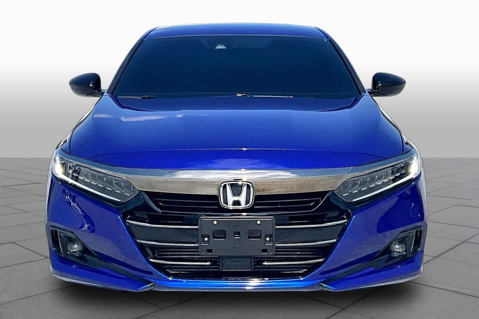 Used 2022 Still Night Pearl Honda Sport image 4