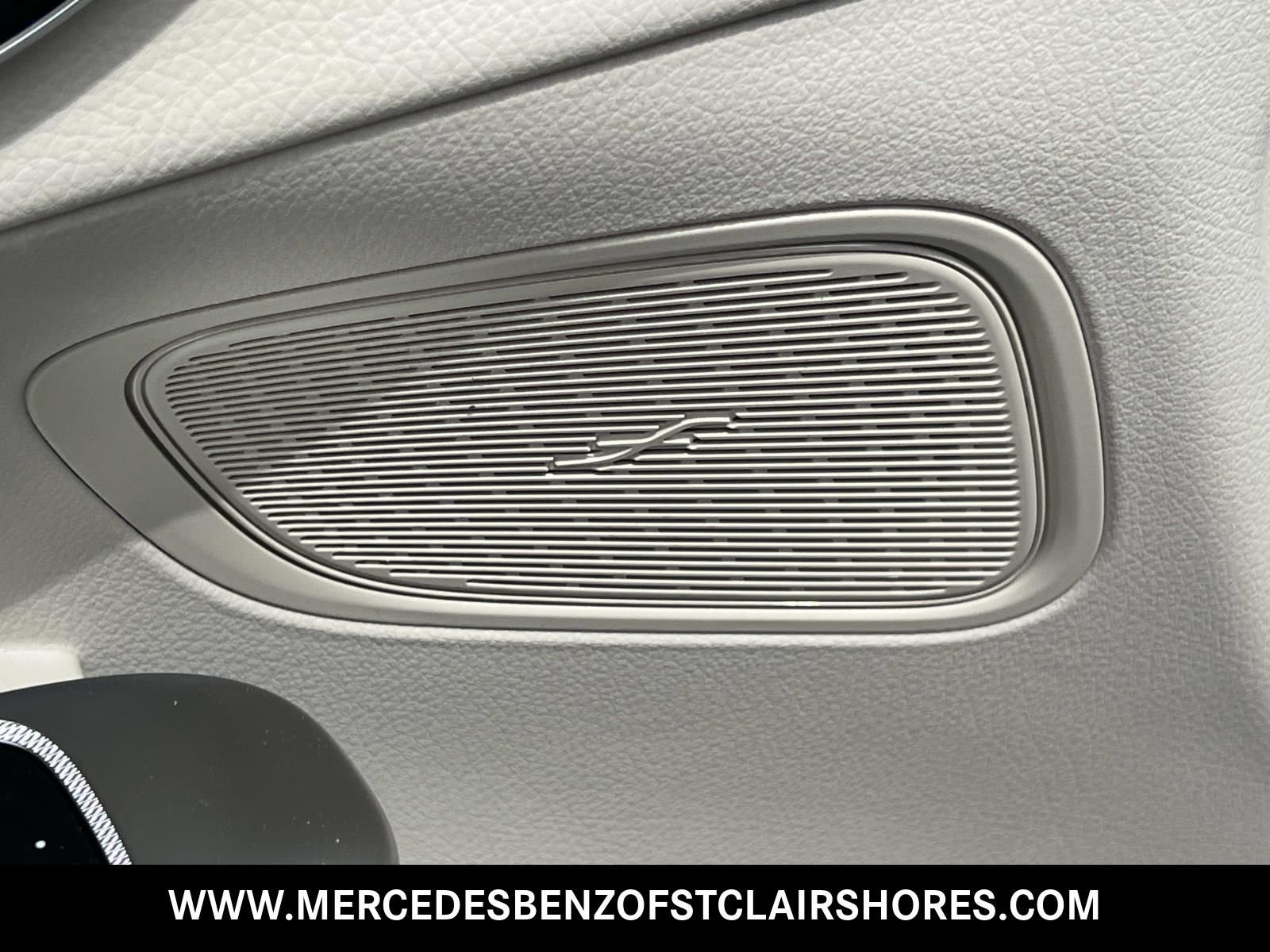 New 2026 Polar White Mercedes-Benz GLC 300 image 19