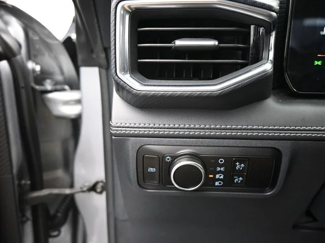 2024 Ford Mustang EcoBoost Premium - Photo 19