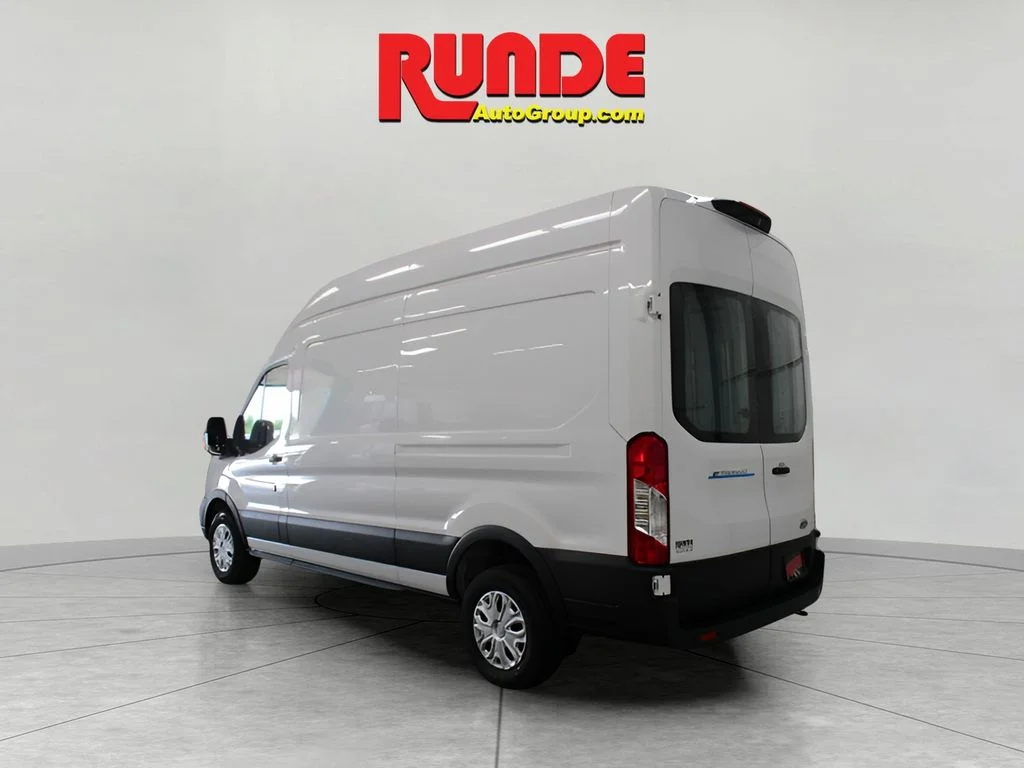 New 2023 OXFORD WHITE Ford Base image 3