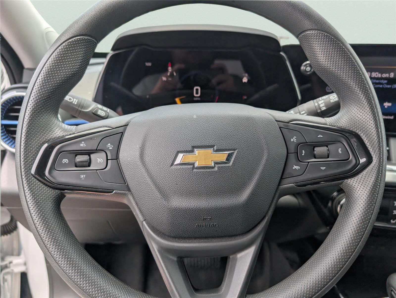 Used 2025 Summit White Chevrolet LT image 19