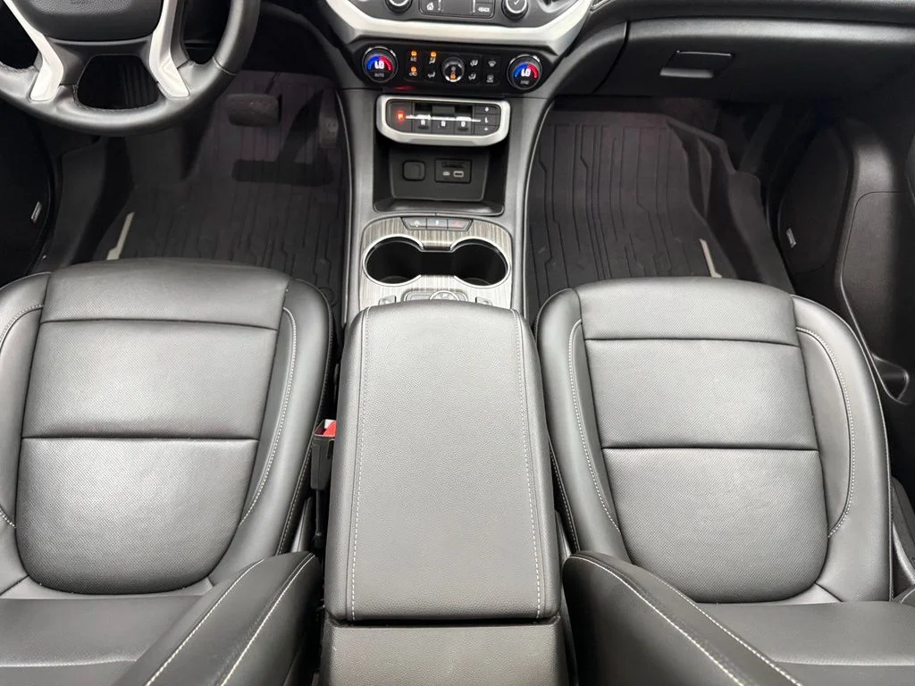 Used 2023 White GMC SLT image 41