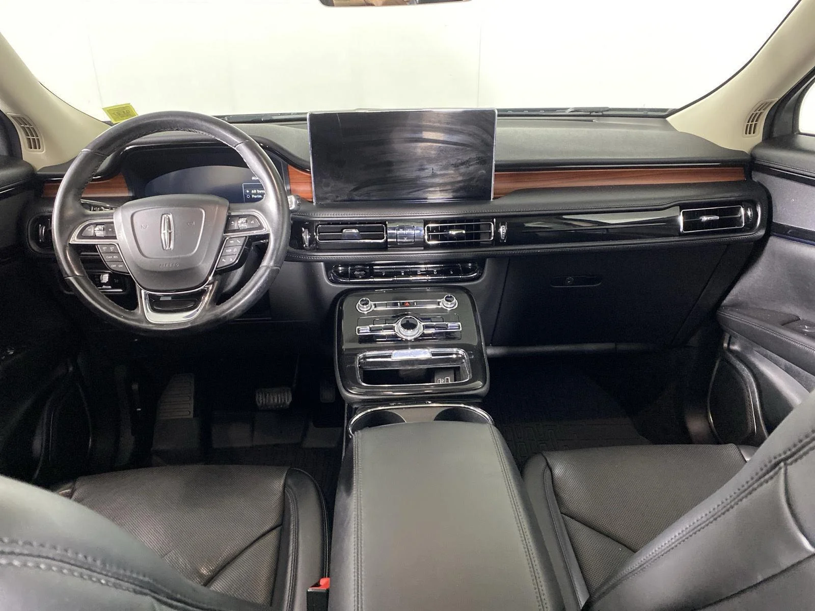 Used 2023 Infinite Black Lincoln Reserve image 2