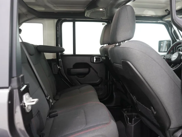 Used 2024  Jeep Rubicon image 12