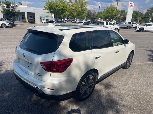 Used 2019 White Nissan Platinum image 9