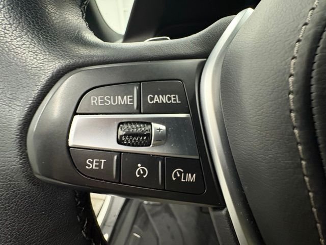 Used 2022 White BMW xDrive40i image 26