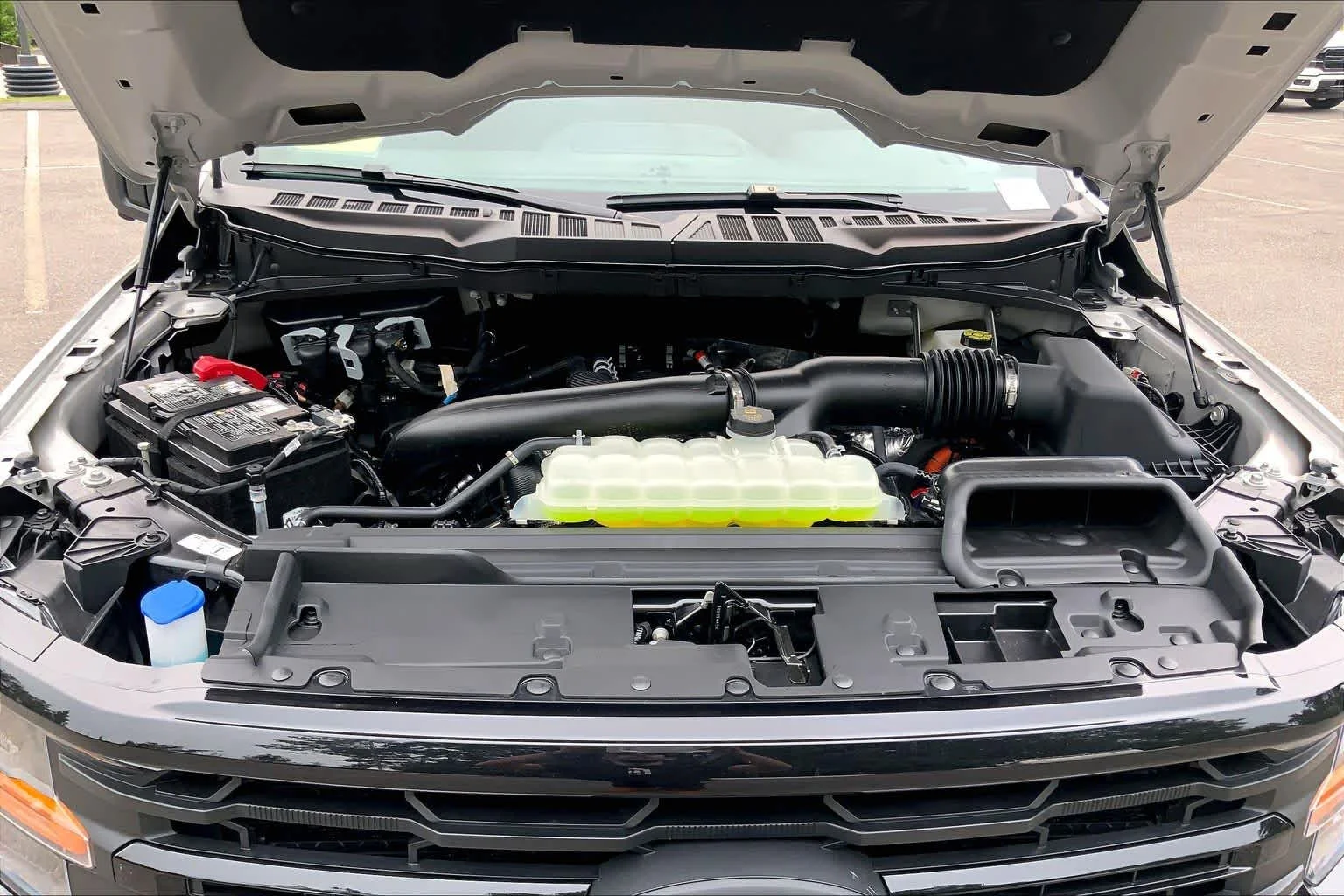 New 2026 Avalanche Ford XLT image 14