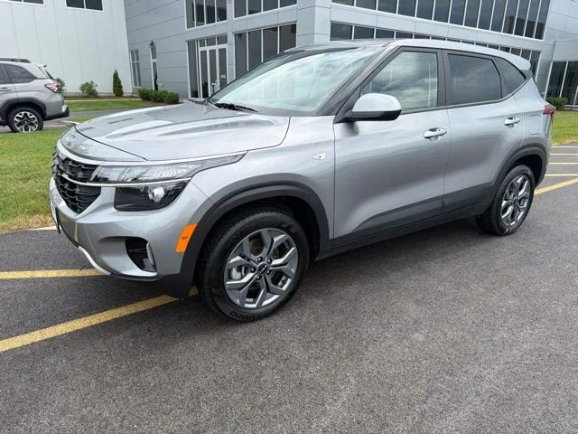 Used 2025 Gray Kia LX image 1
