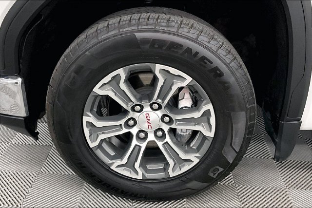 Used 2023 Summit White GMC SLE image 10