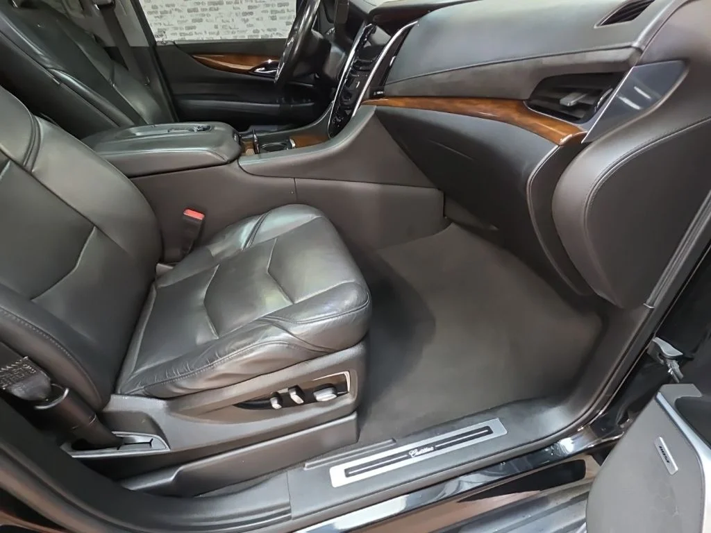 Used 2020 Black Raven Cadillac Luxury image 9
